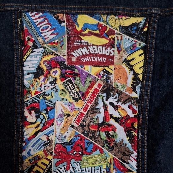 Chiole jean marvel graphic jacket size medium - Picture 5 of 7